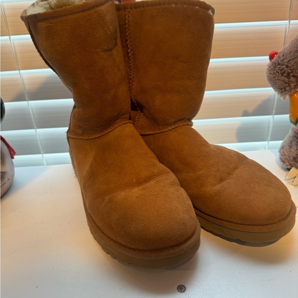 Women’s UGGs excellent used condition🥰 - Picture 1 of 6